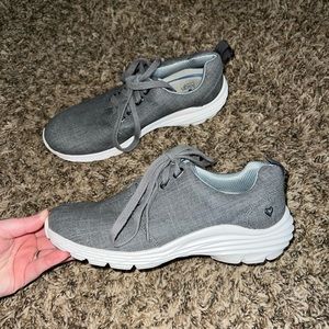 Nurse Mates Gray Canvas Sneakers Size 6.5